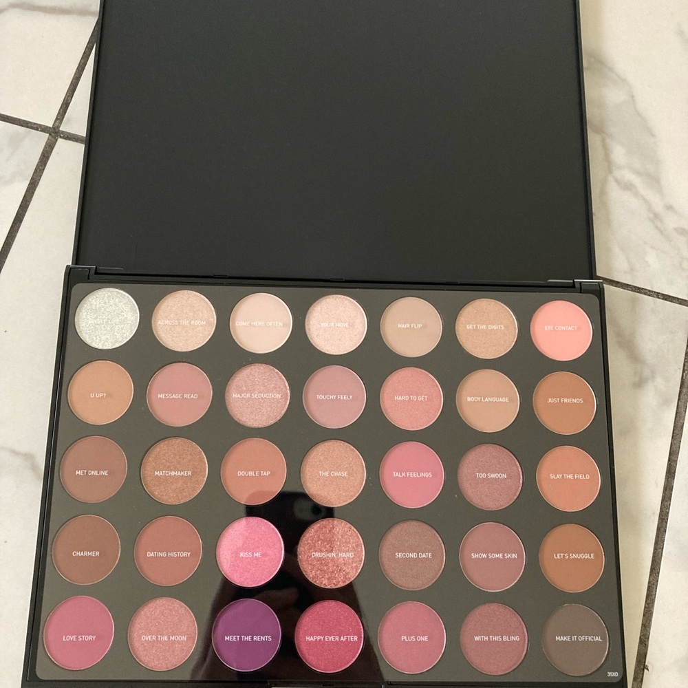 Morphe 35XO Natural Flirt Artistry Palette